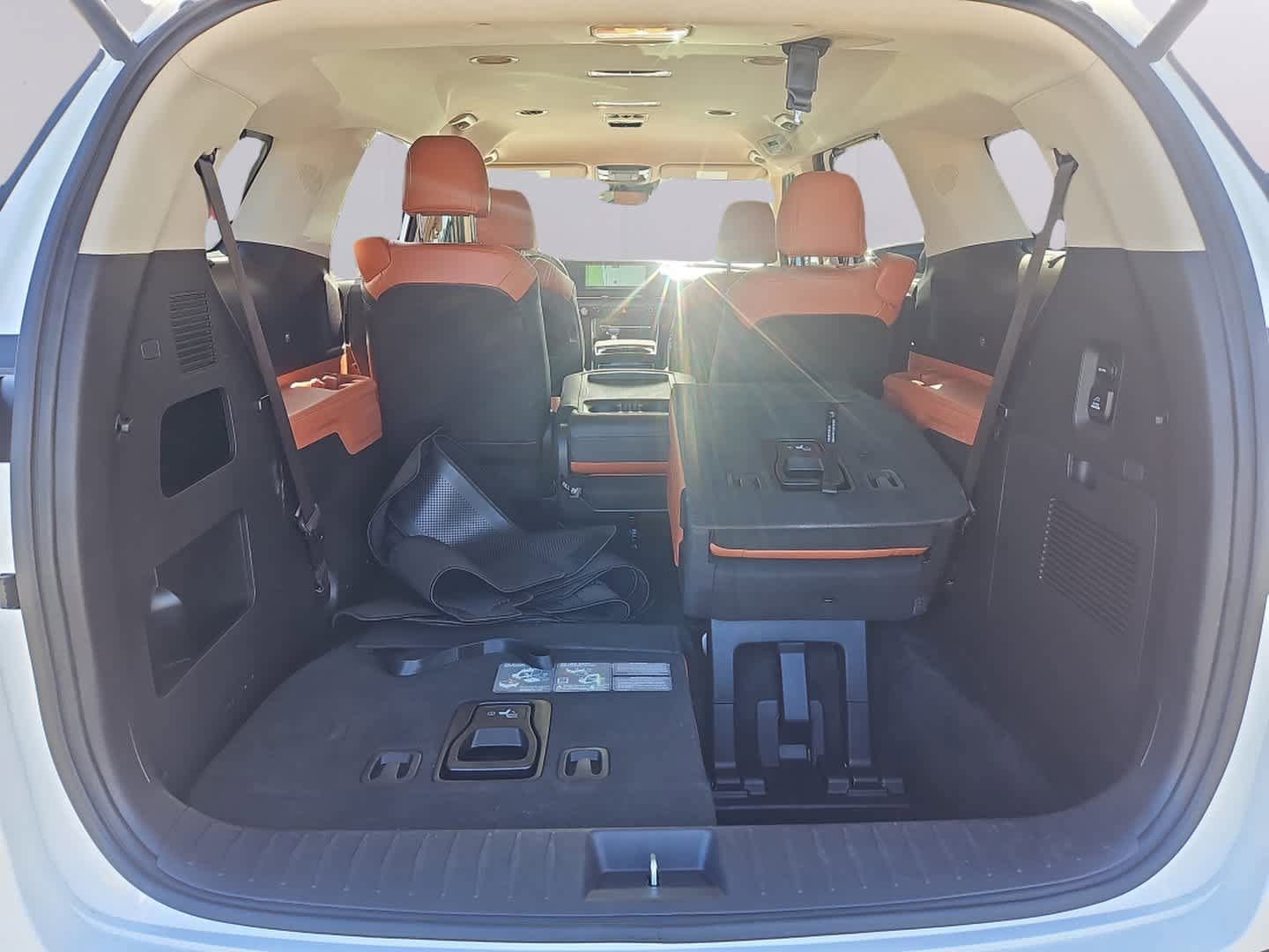 Used 2024 Kia Carnival SX FWD image 33