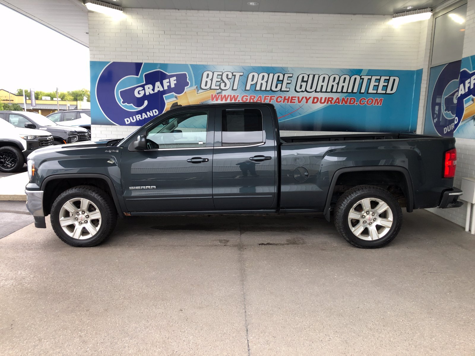Used 2017 GMC Sierra 1500 SLE w/ SLE Value Package AWD/4WD image 5