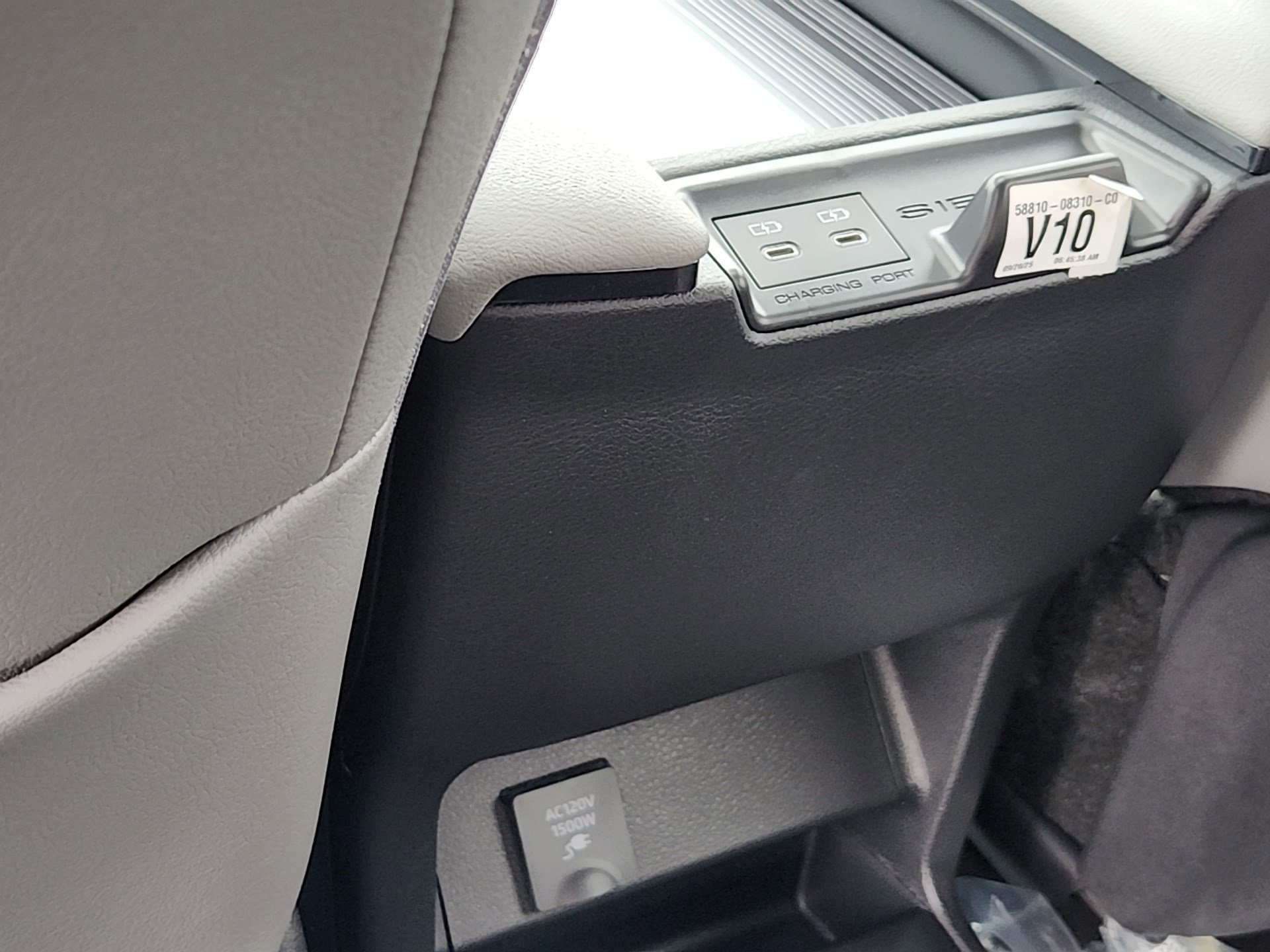 New 2025 Toyota Sienna XLE image 24