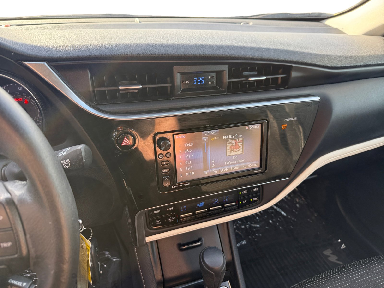 Used 2017 Toyota Corolla iM image 12