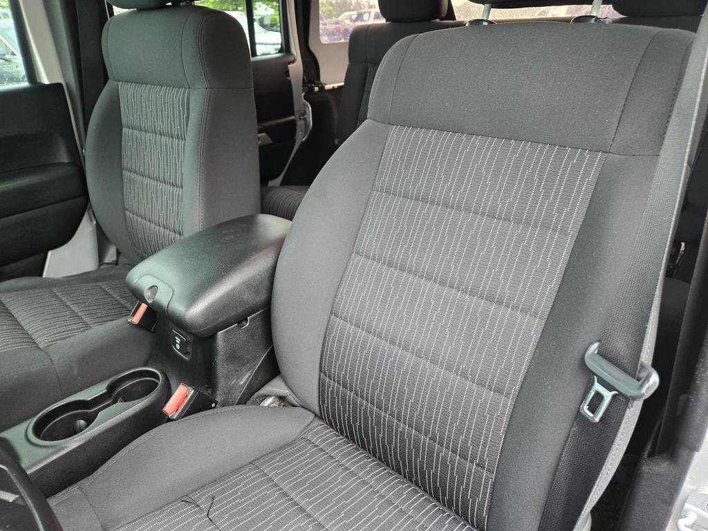Used 2012 Jeep Wrangler Unlimited Sahara w/ Connectivity Group AWD/4WD image 15