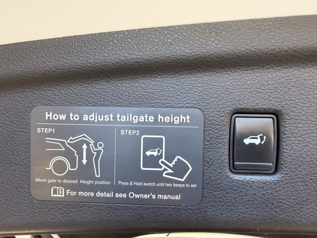 Used 2019 INFINITI QX50 Luxe w/ Cargo Package image 9