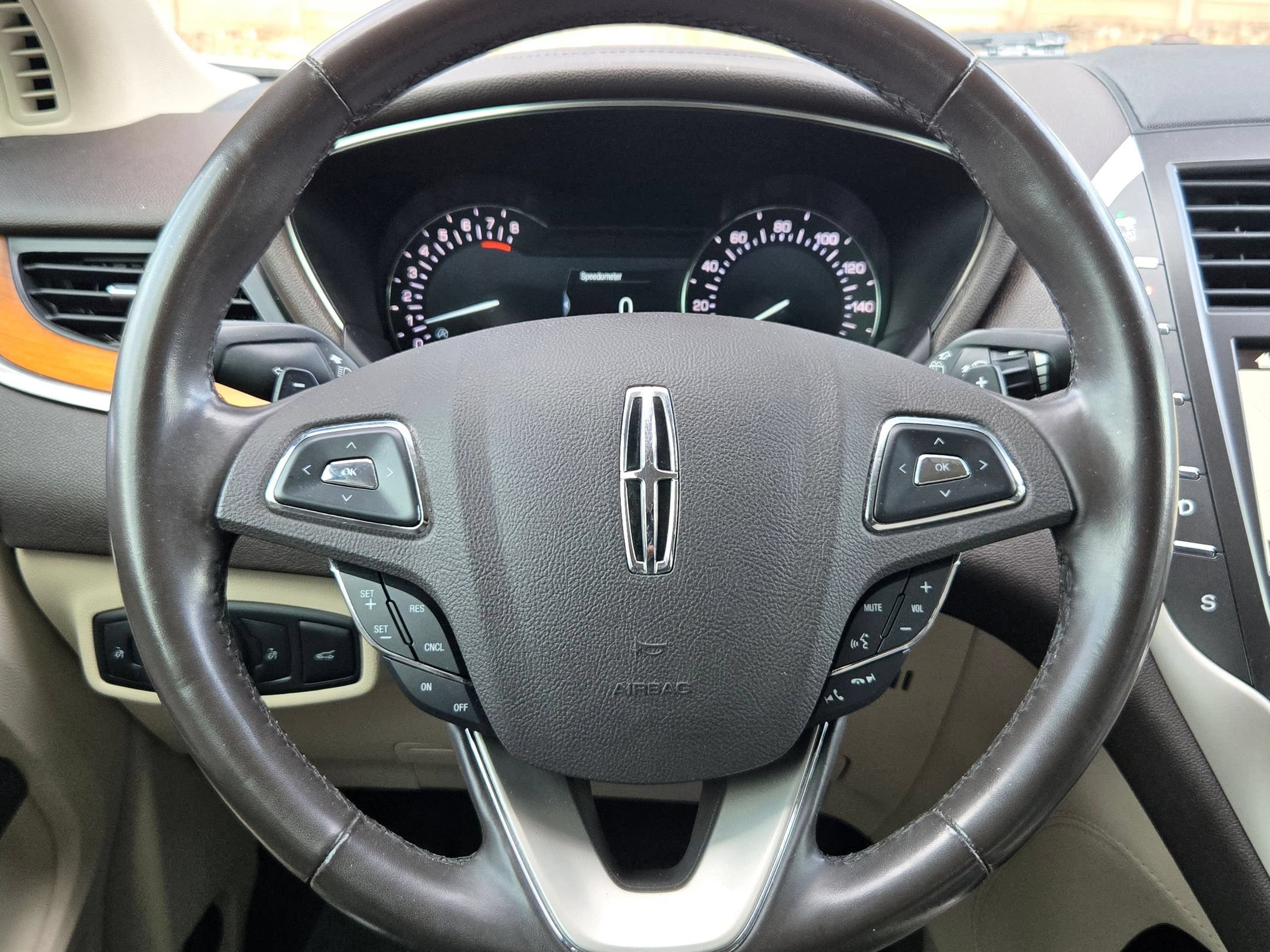 Used 2017 Lincoln MKC Select w/ Select Plus Package FWD image 20