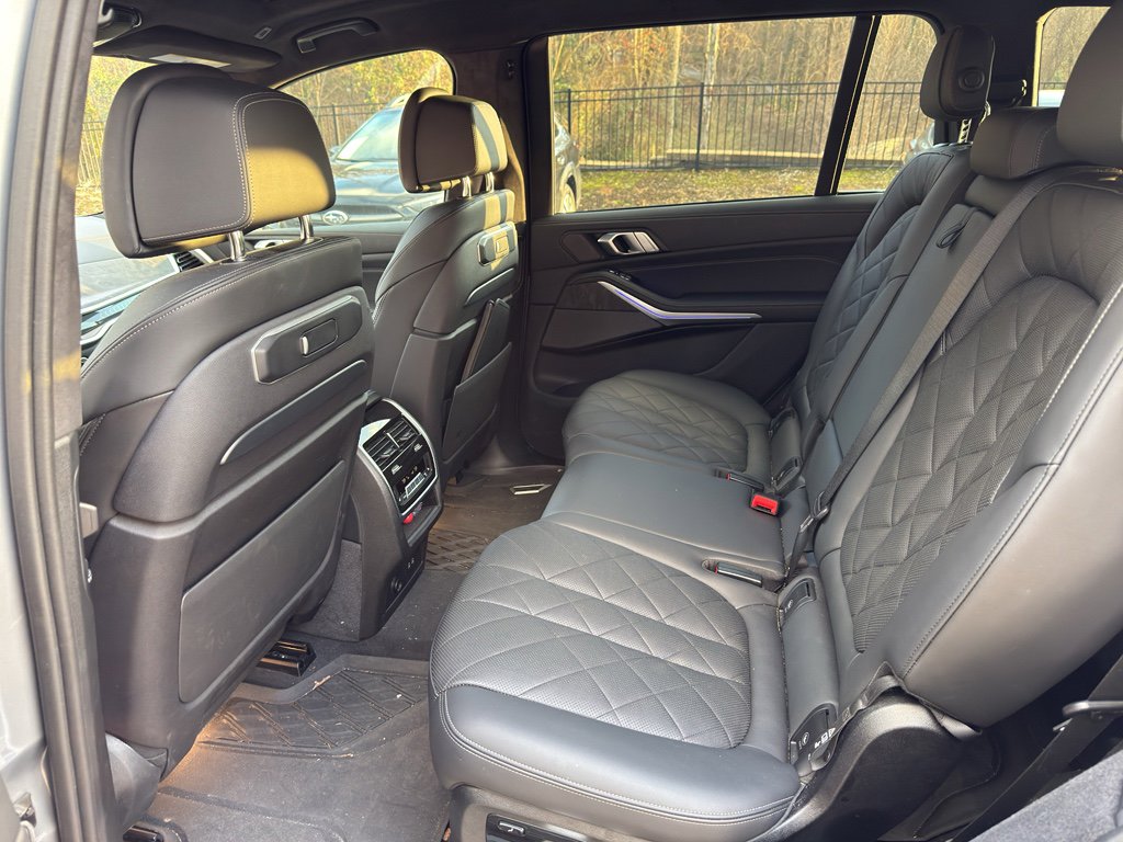 Used 2024 BMW X7 xDrive40i w/ M Sport Package image 10