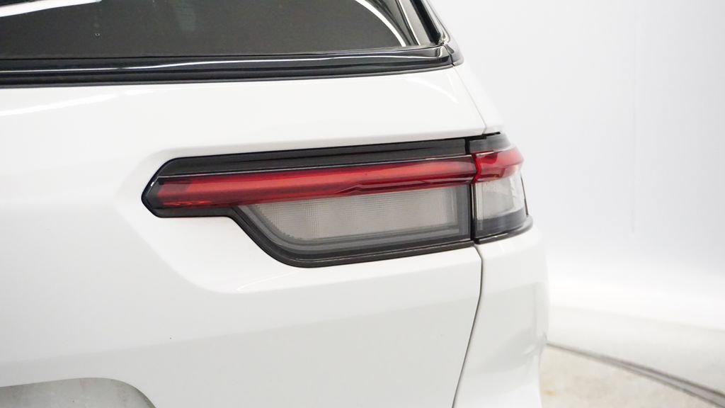 Certified 2022 Jeep Grand Cherokee L Laredo image 15