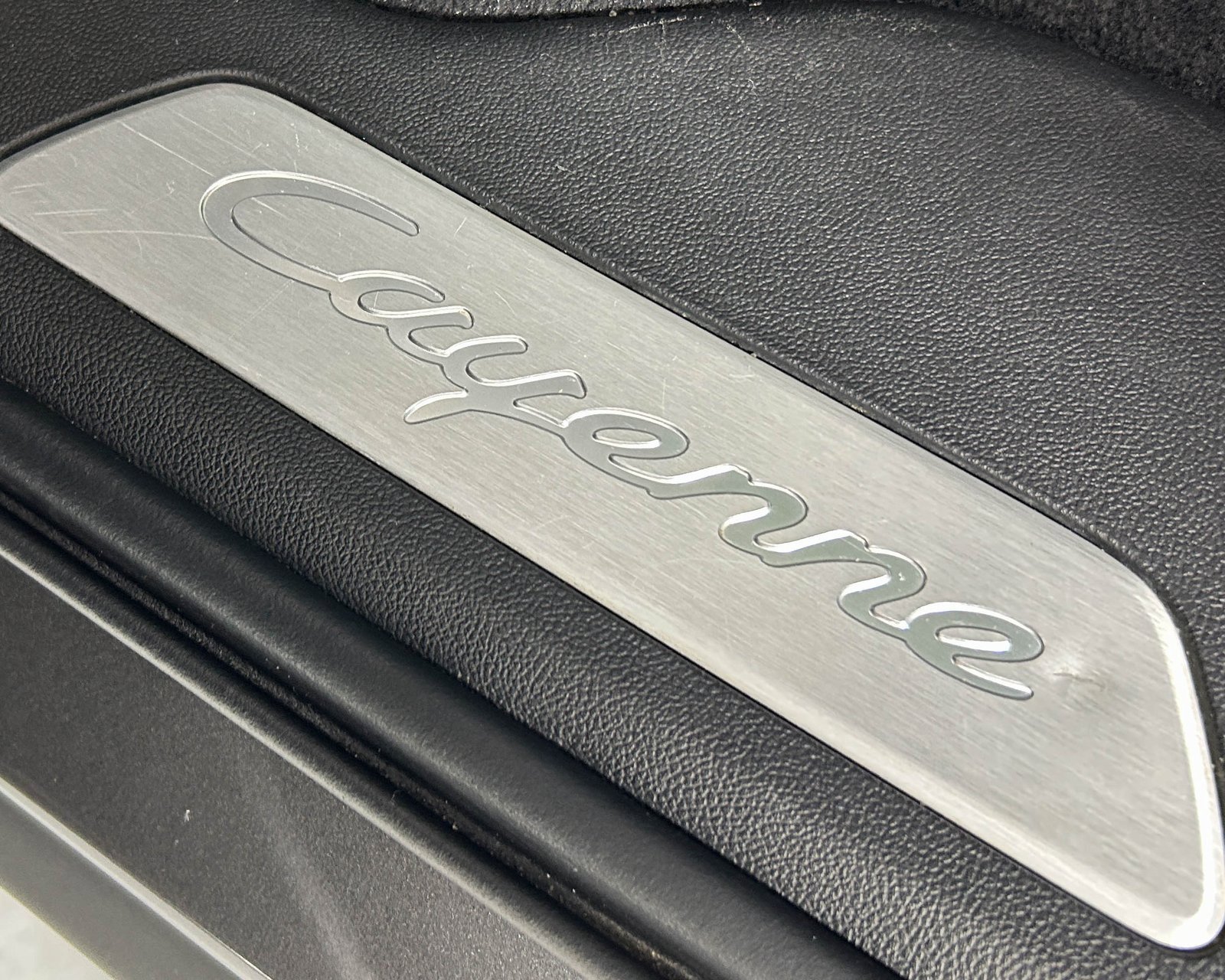 Used 2023 Porsche Cayenne Coupe image 16