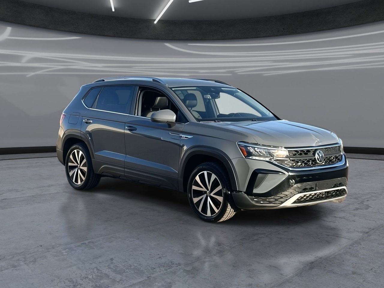 Used 2022 Volkswagen Taos SE AWD/4WD image 2