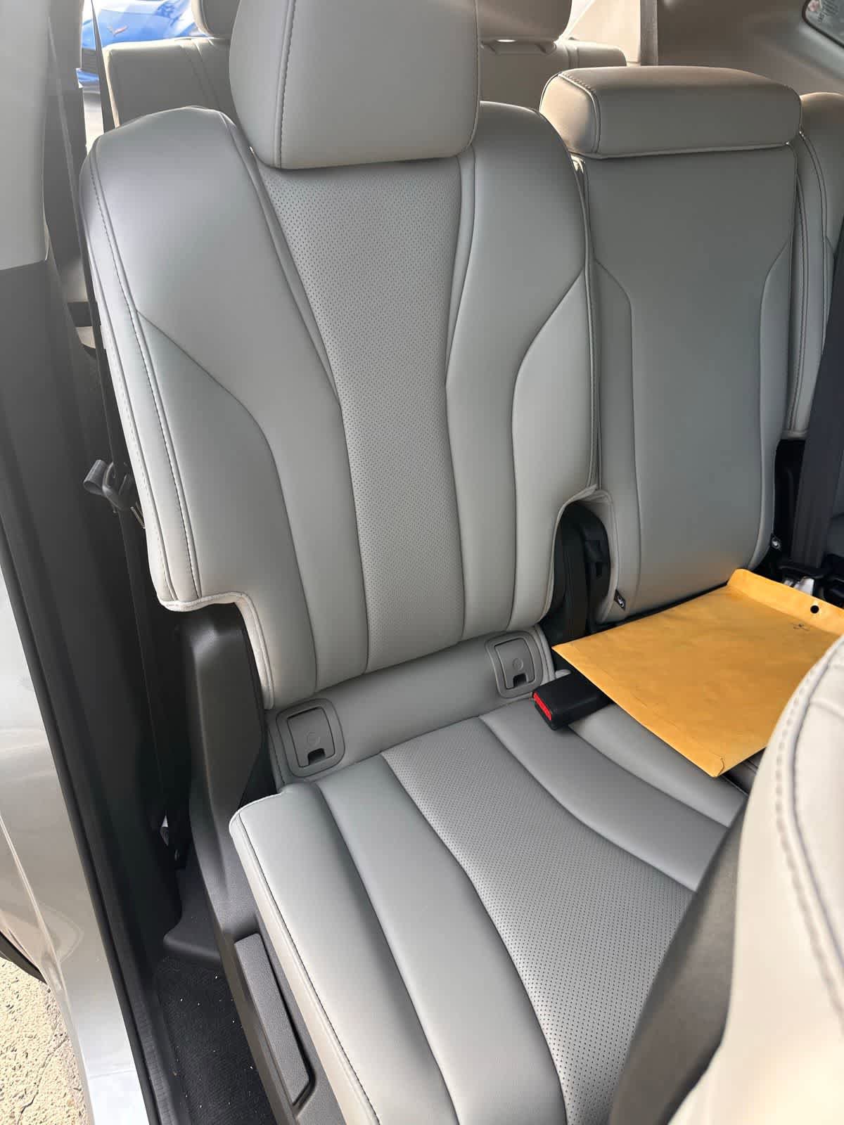 Certified 2023 Acura MDX SH-AWD w/ Technology Package image 12
