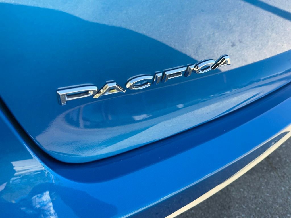 New 2026 Chrysler Pacifica Limited image 34