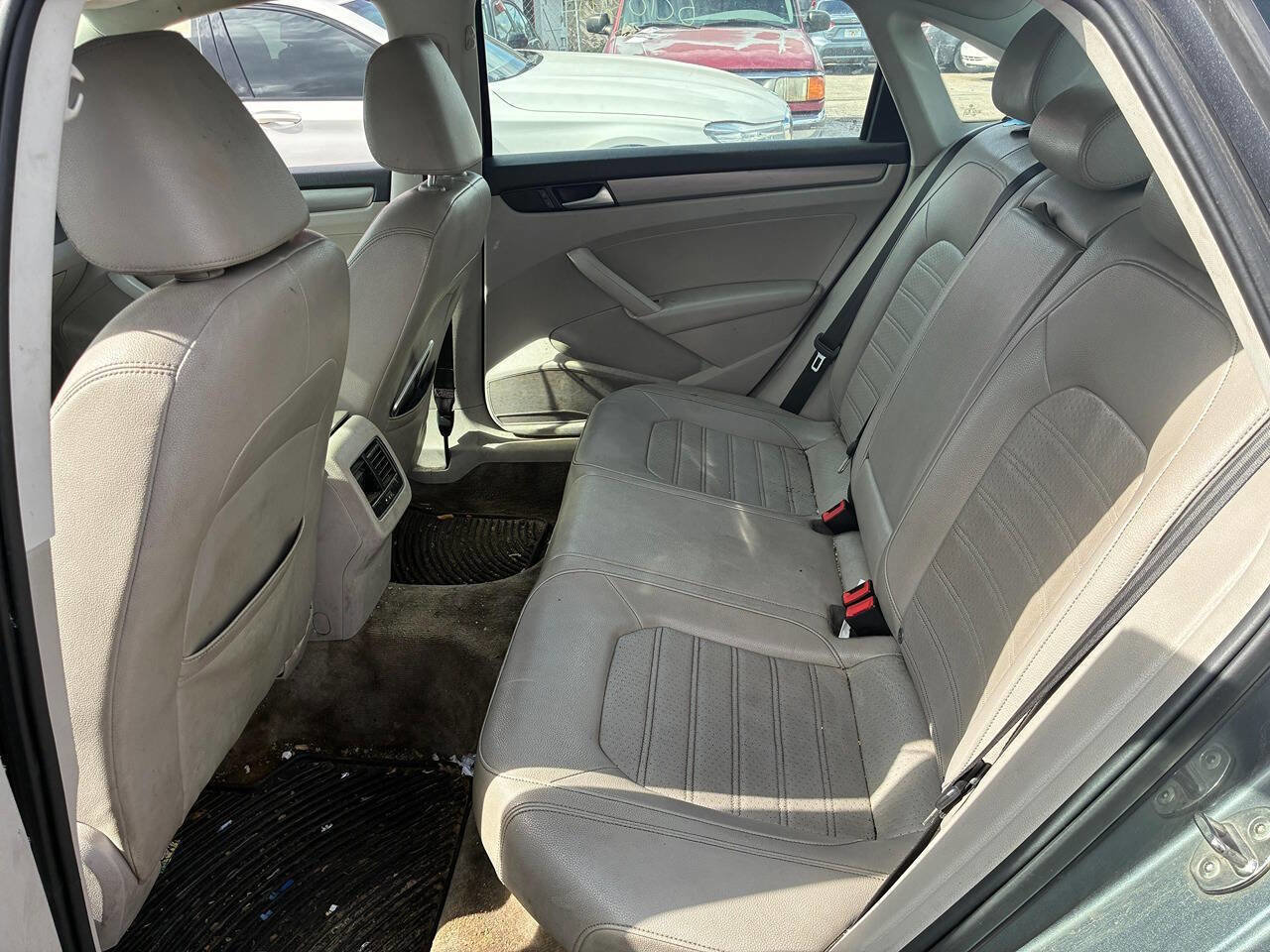 Used 2015 Volkswagen Passat 1.8T SE FWD image 8
