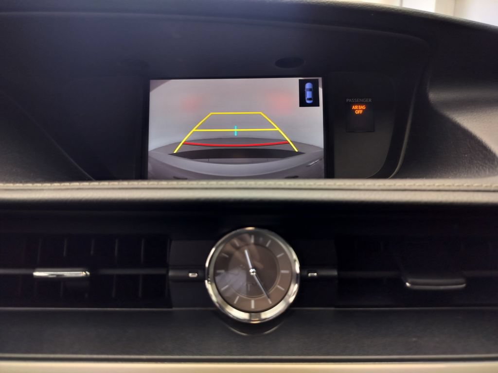 Used 2017 Lexus ES 300h FWD image 17