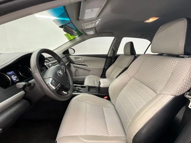 Used 2015 Toyota Camry SE FWD image 13