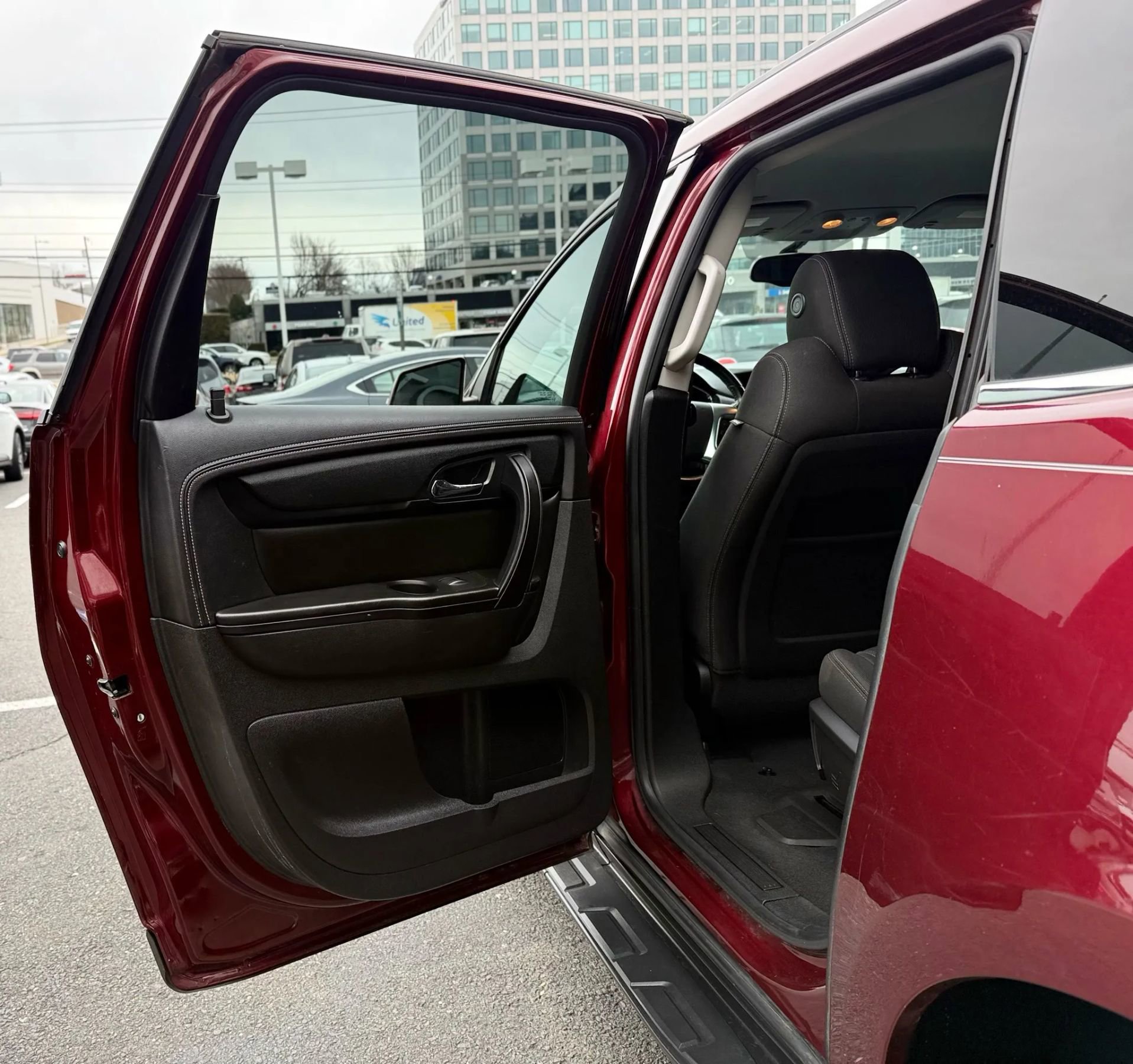 Used 2017 Chevrolet Traverse LT image 26