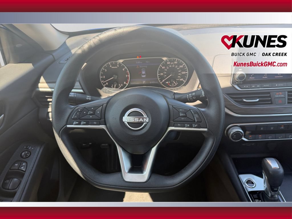 Used 2025 Nissan Altima 2.5 SV FWD image 15