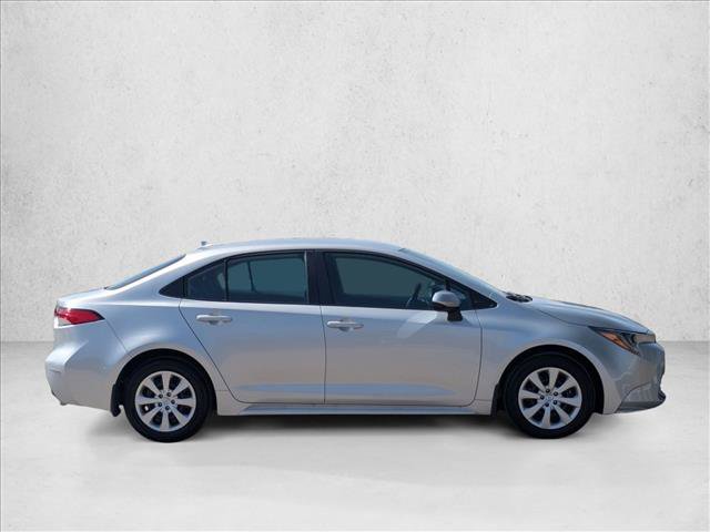 Used 2025 Toyota Corolla LE FWD image 4