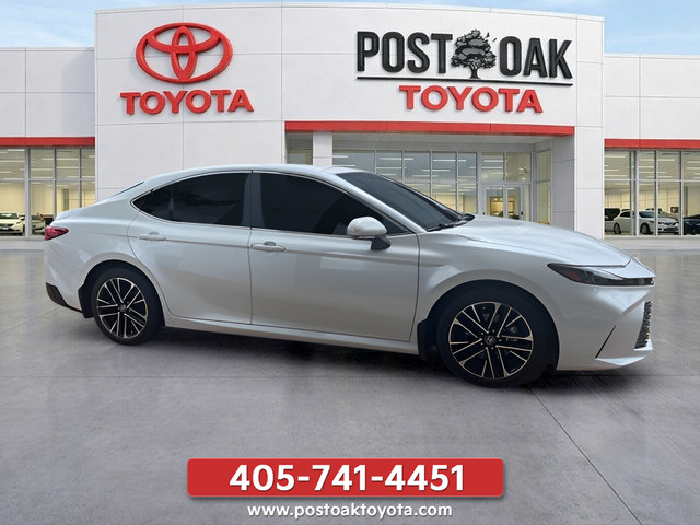 Used 2025 Toyota Camry XLE FWD image 7