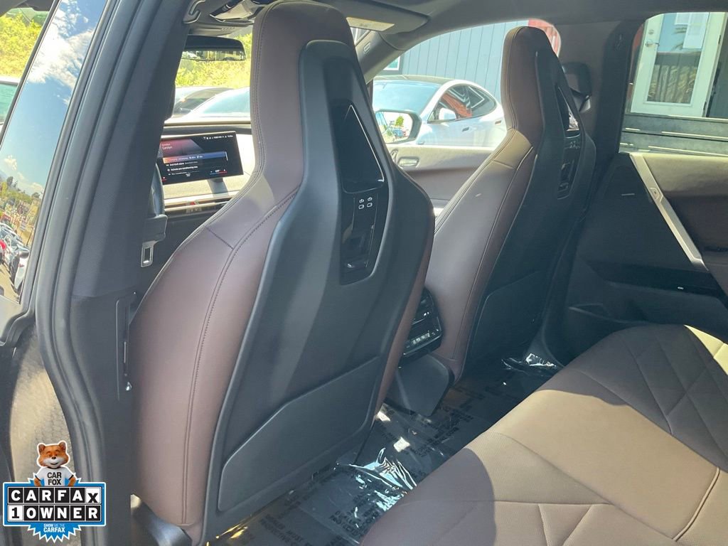 Used 2023 BMW iX xDrive50 w/ Premium Package image 31