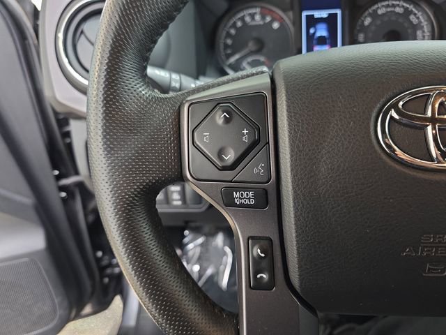 Certified 2022 Toyota Tacoma TRD Off-Road AWD/4WD image 14