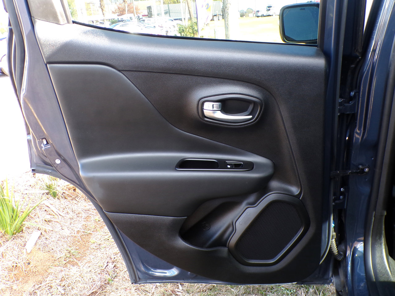 Used 2020 Jeep Renegade Altitude image 37