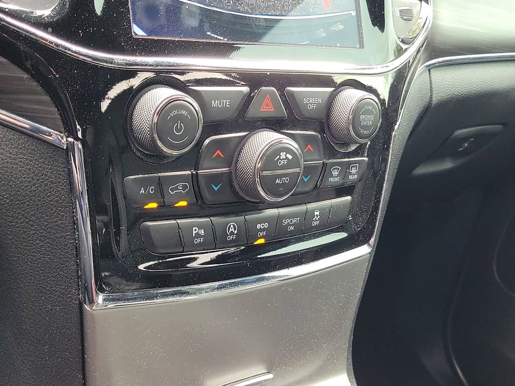 Used 2019 Jeep Grand Cherokee Limited AWD/4WD image 31