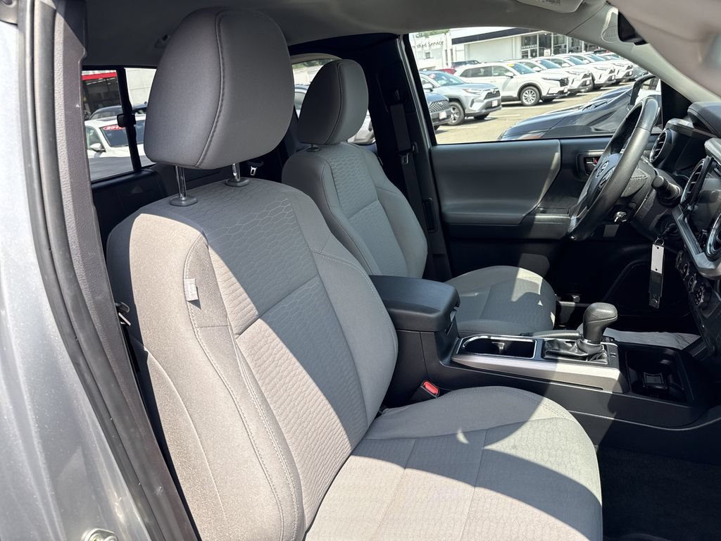Used 2018 Toyota Tacoma SR5 AWD/4WD image 37