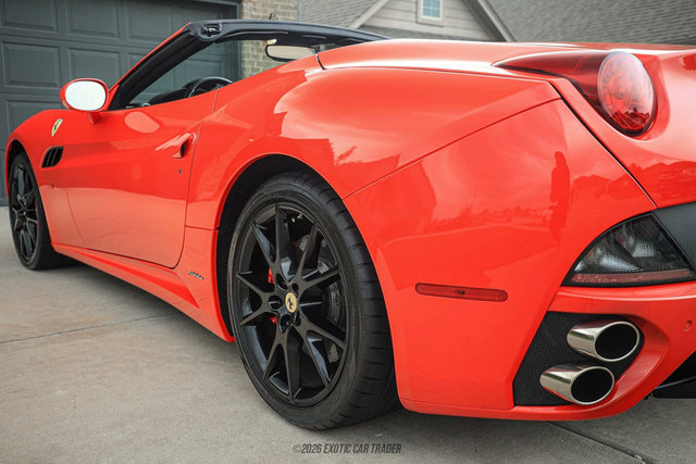 Used 2012 Ferrari California RWD image 54