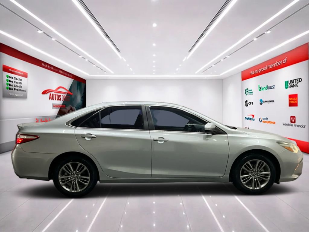 Used 2016 Toyota Camry SE FWD image 8