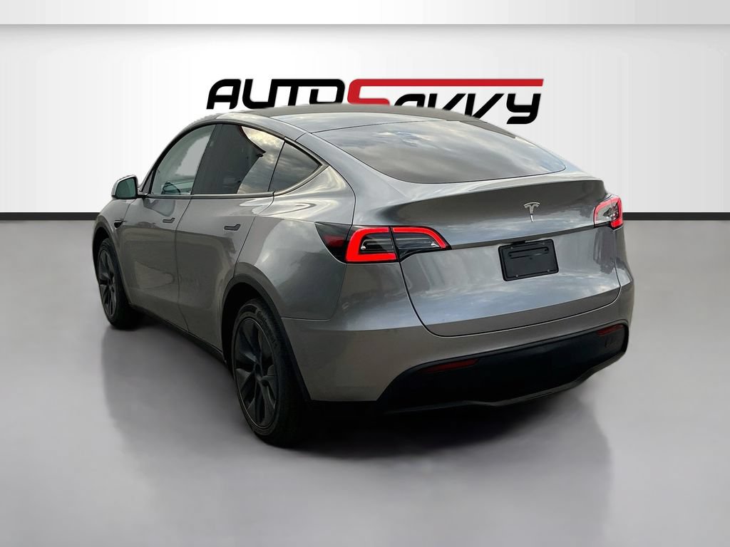 Used 2024 Tesla Model Y Long Range RWD image 5