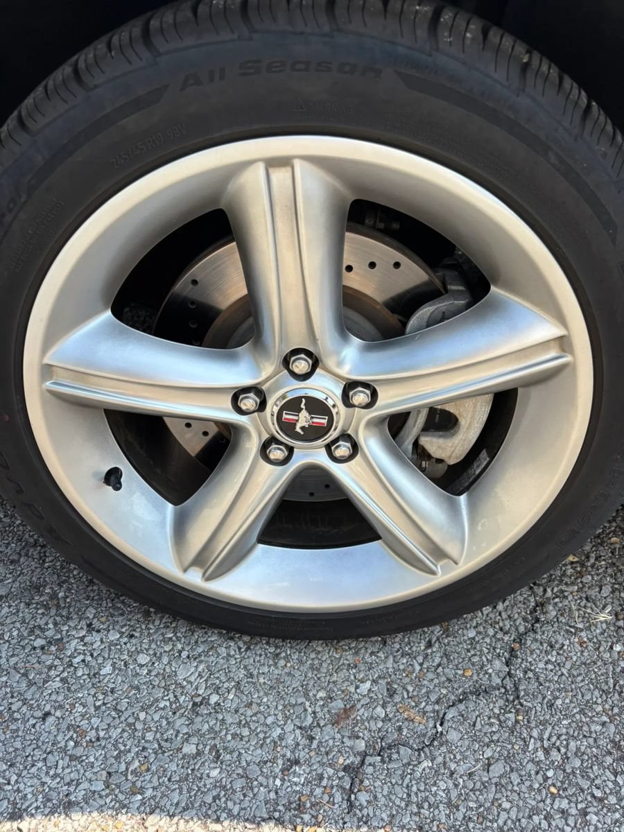 Used 2011 Ford Mustang GT Premium w/ Electronics Pkg RWD image 21