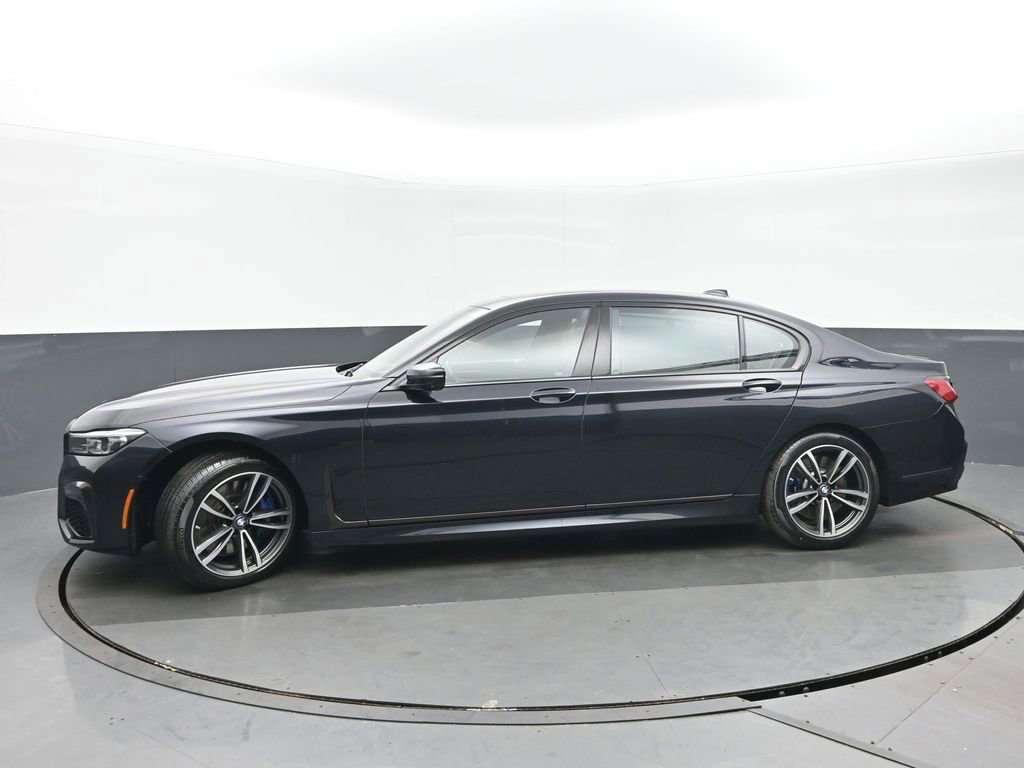 Used 2022 BMW 740i xDrive w/ M Sport Package image 6