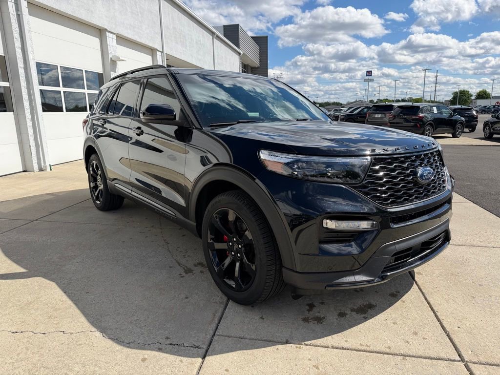 Used 2024 Ford Explorer ST w/ Equipment Group 401A AWD/4WD image 3