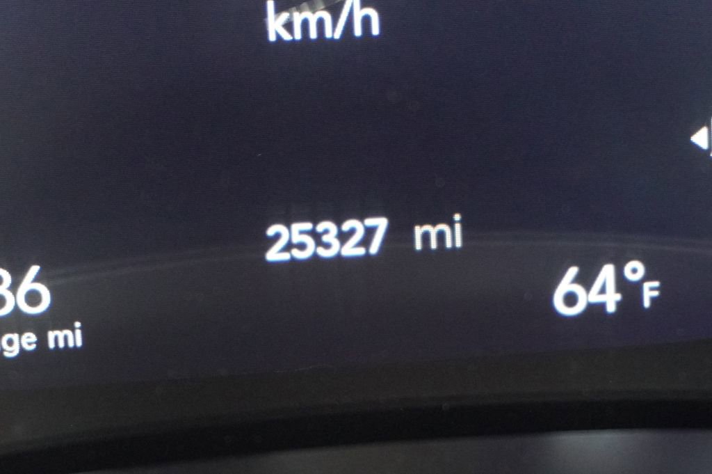 Used 2024 Chrysler Pacifica Touring-L FWD image 9