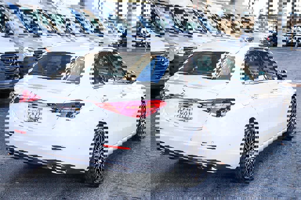 Used 2023 Mercedes-Benz C 300 Sedan image 4