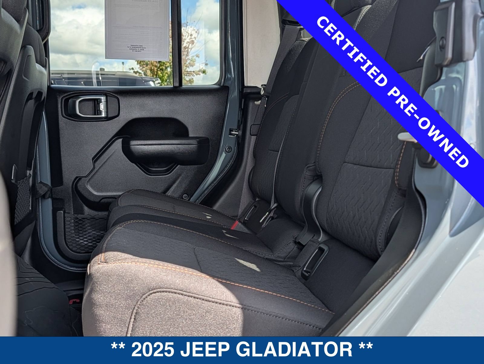 Used 2025 Jeep Gladiator Mojave w/ Safety Group AWD/4WD image 18