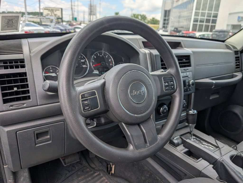 Used 2011 Jeep Liberty Sport AWD/4WD image 14