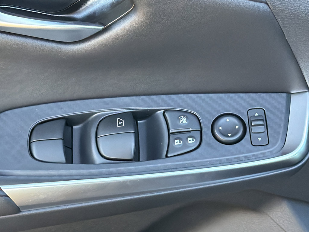 New 2025 Nissan Sentra SR image 18