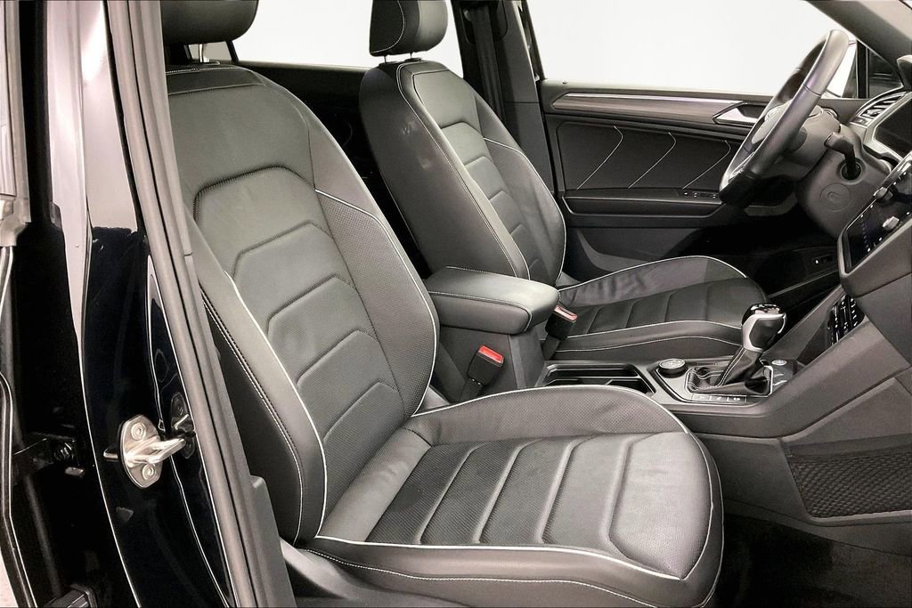 Used 2023 Volkswagen Tiguan SEL R-Line image 24