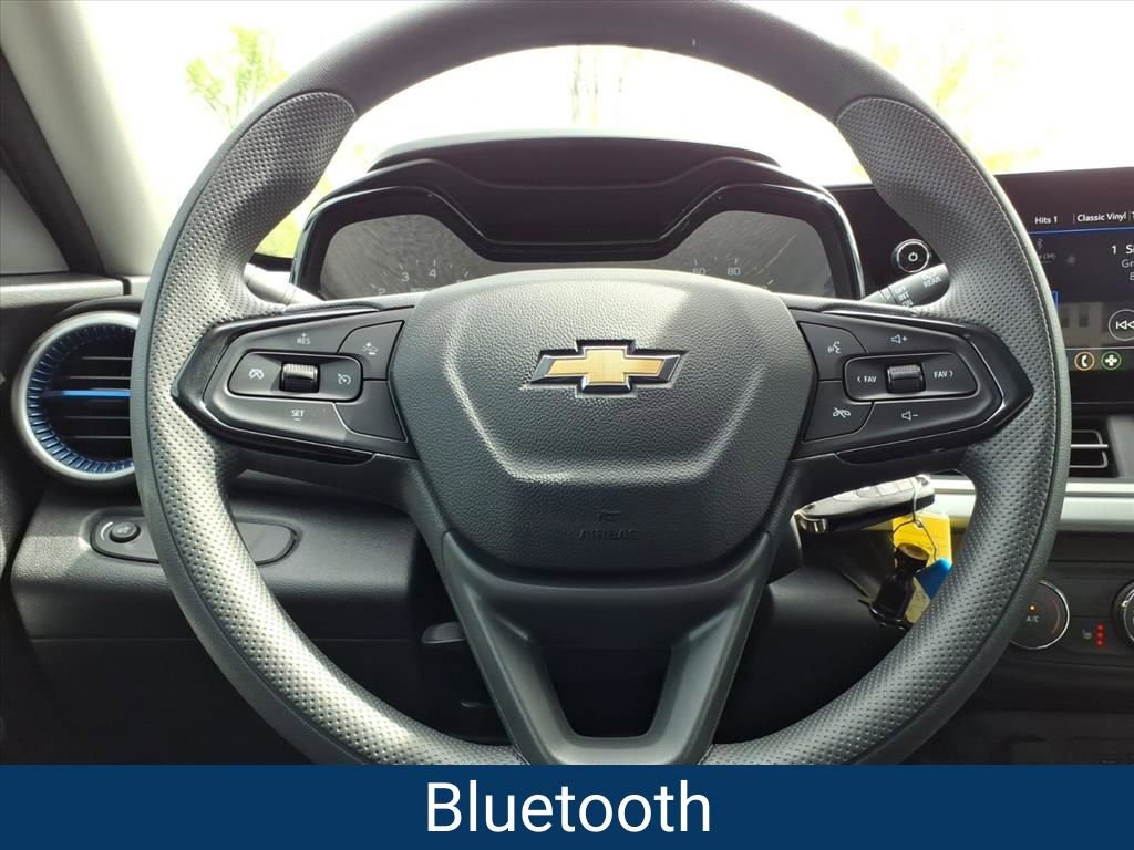 New 2026 Chevrolet Trax LS w/ LS Convenience Package FWD image 11