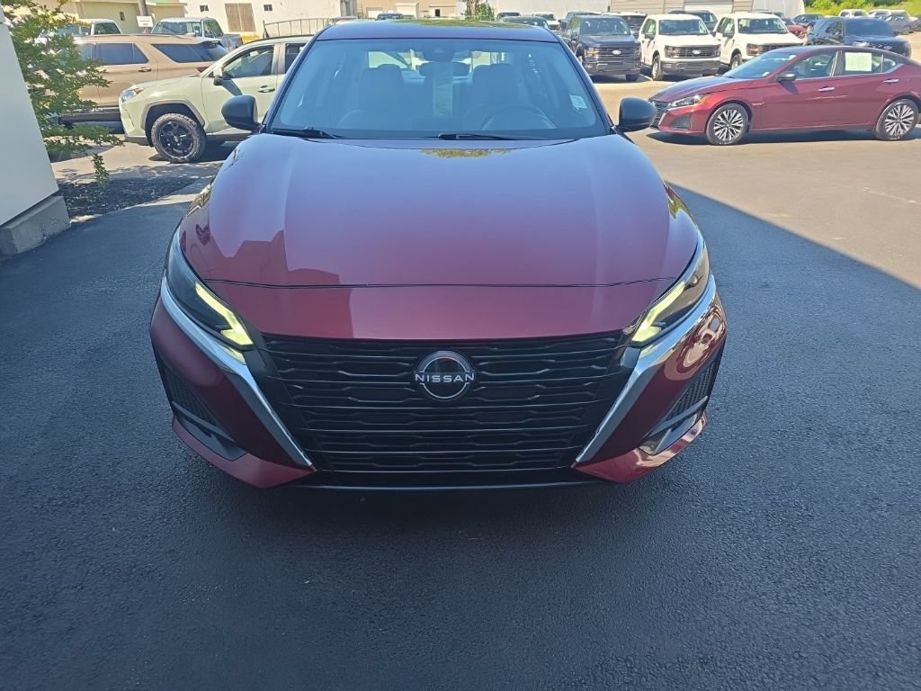 Used 2025 Nissan Altima 2.5 SV FWD image 4