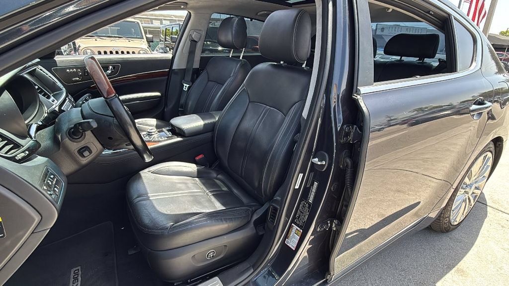 Used 2015 Kia K900 Luxury RWD image 21