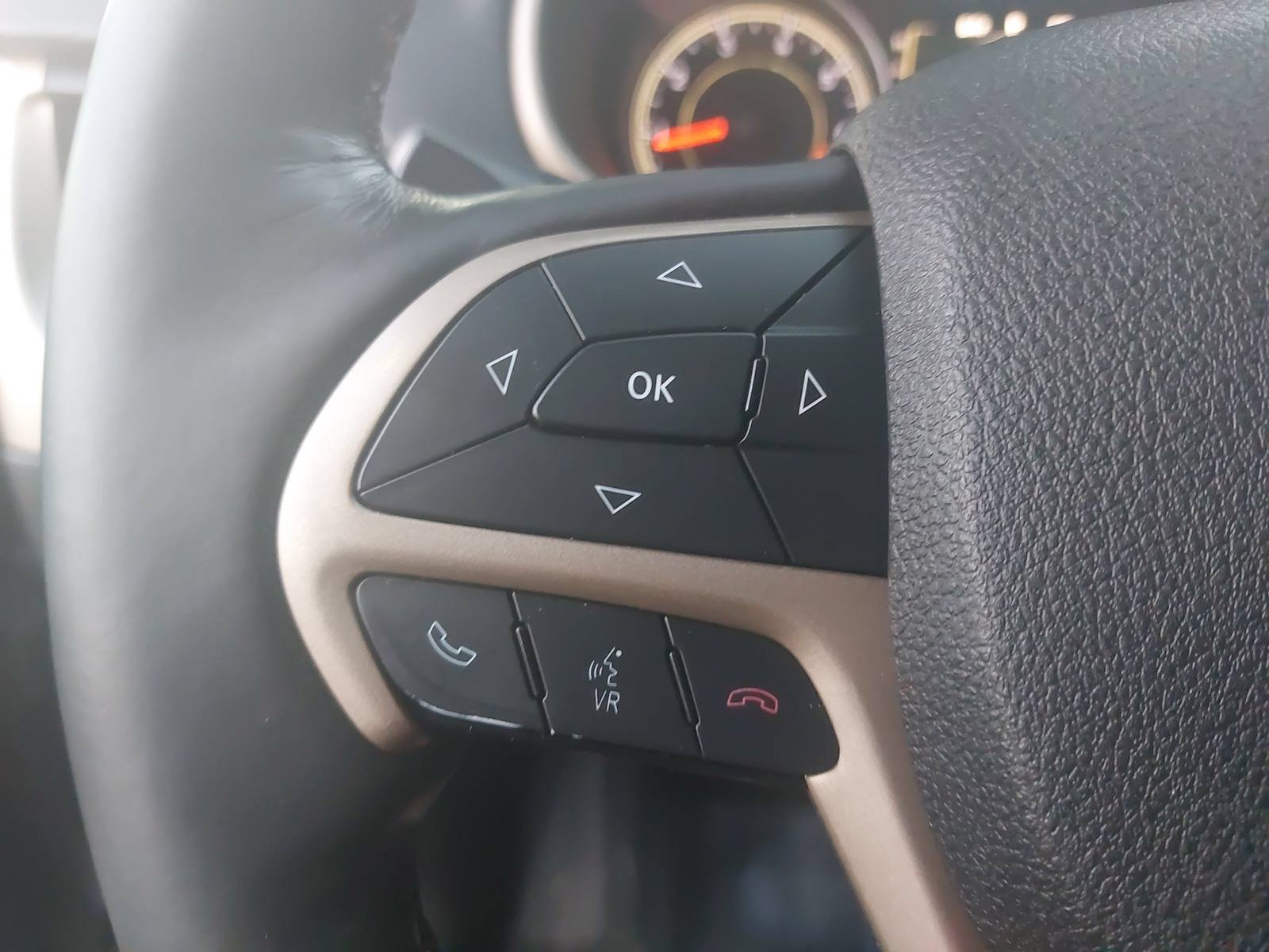 Used 2015 Jeep Cherokee Sport w/ Cold Weather Group AWD/4WD image 16