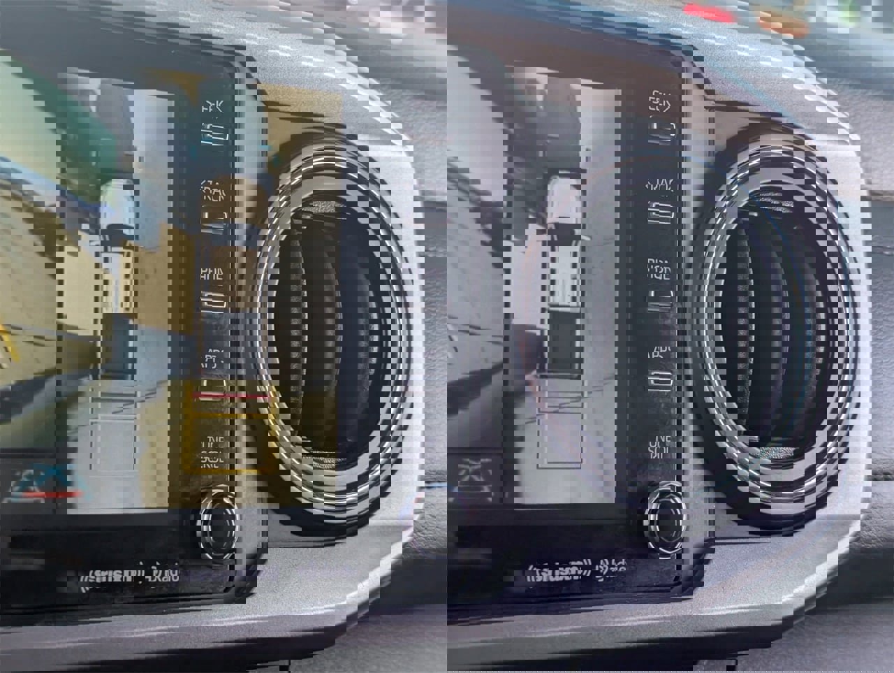 Used 2021 Toyota Tacoma Limited image 15