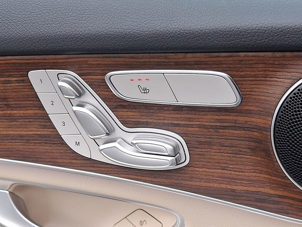 Used 2022 Mercedes-Benz GLC 300 GLC 300 image 25