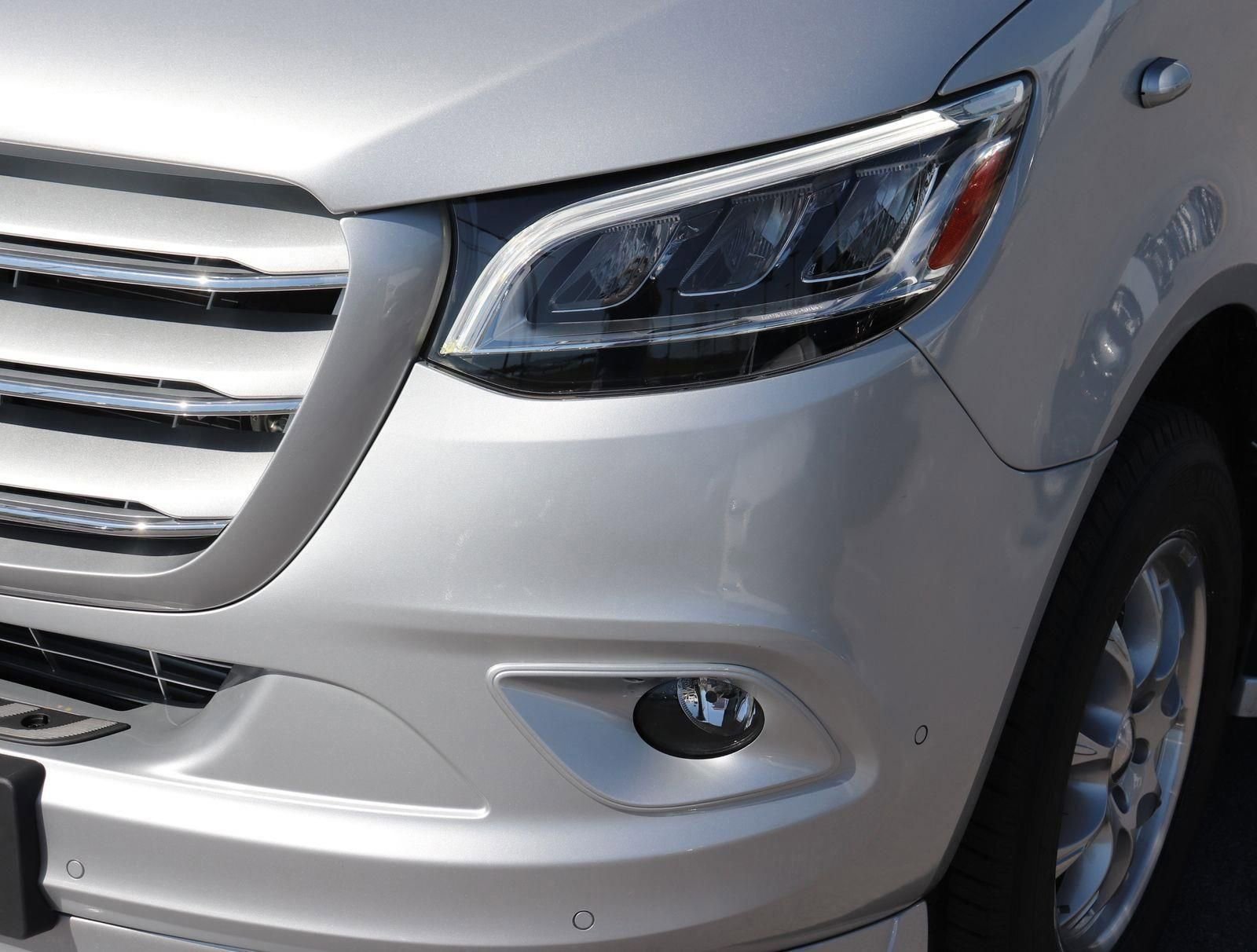 New 2022 Mercedes-Benz Sprinter 2500 image 9