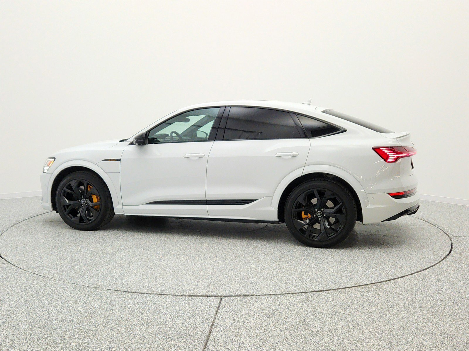 Used 2023 Audi e-tron S Premium Plus w/ Black Optic Package AWD/4WD image 13
