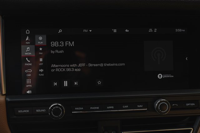 Used 2021 Porsche Macan image 18