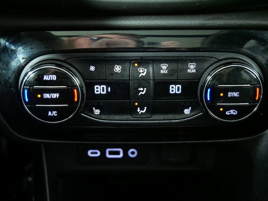 Used 2021 Buick Encore GX Essence w/ Advanced Technology Package image 29