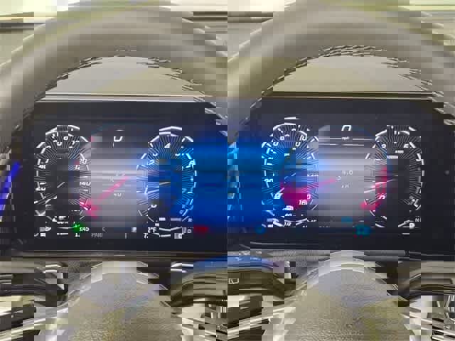 Used 2025 Mercedes-Benz GLB 250 4MATIC image 34