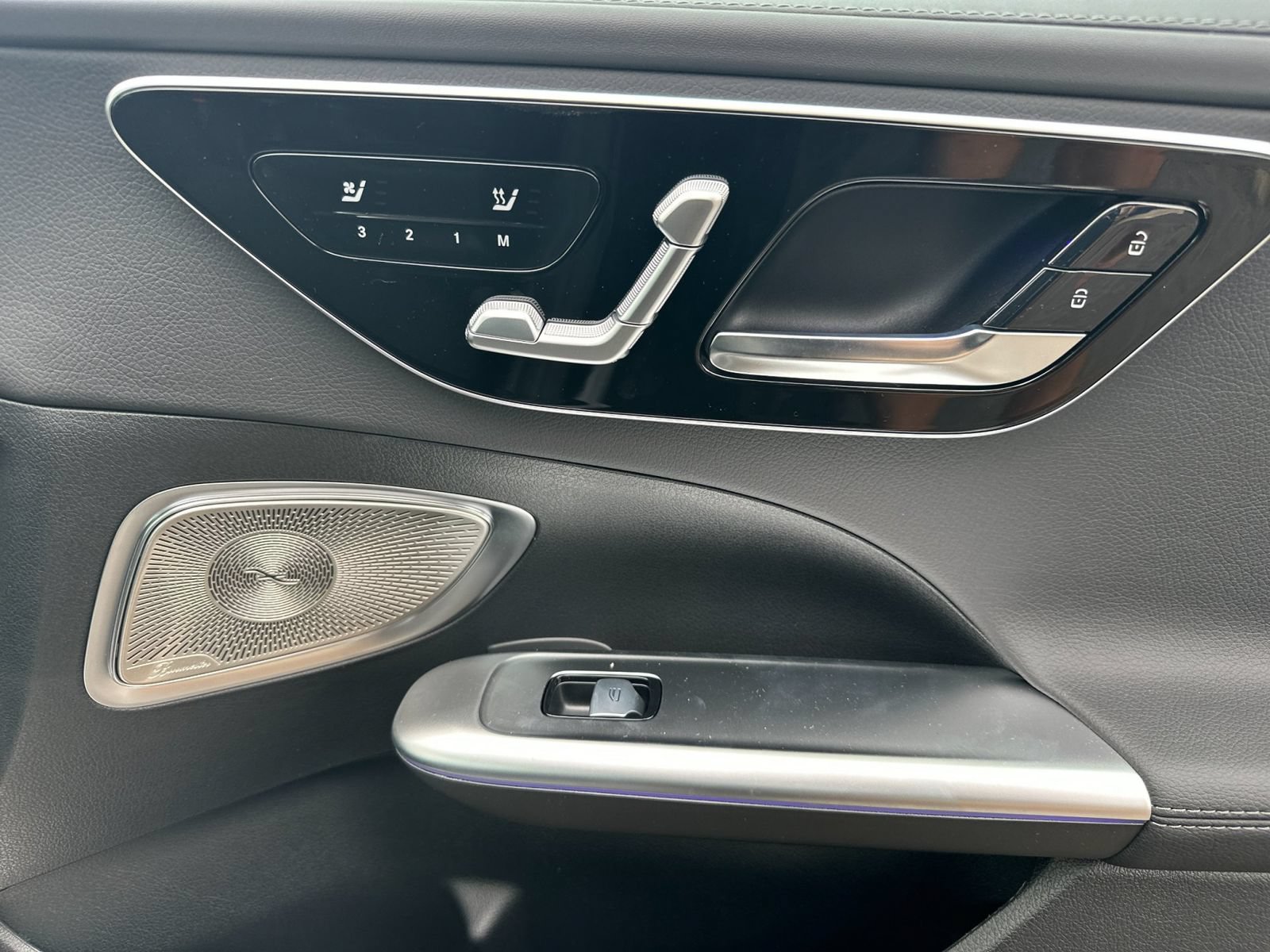Used 2025 Mercedes-Benz C 300 4MATIC Sedan image 18
