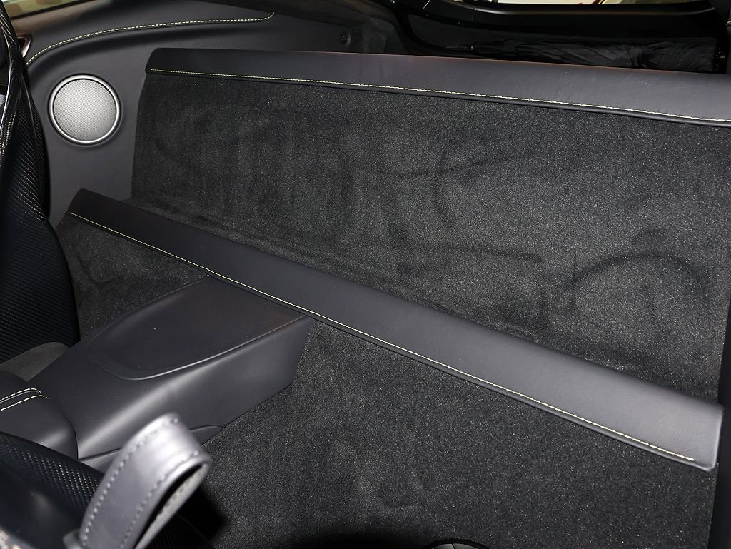 Used 2023 Aston Martin V12 Vantage RWD image 88